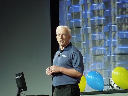 1NIWeek 2017δĴֱо줷CEOAlex Davern