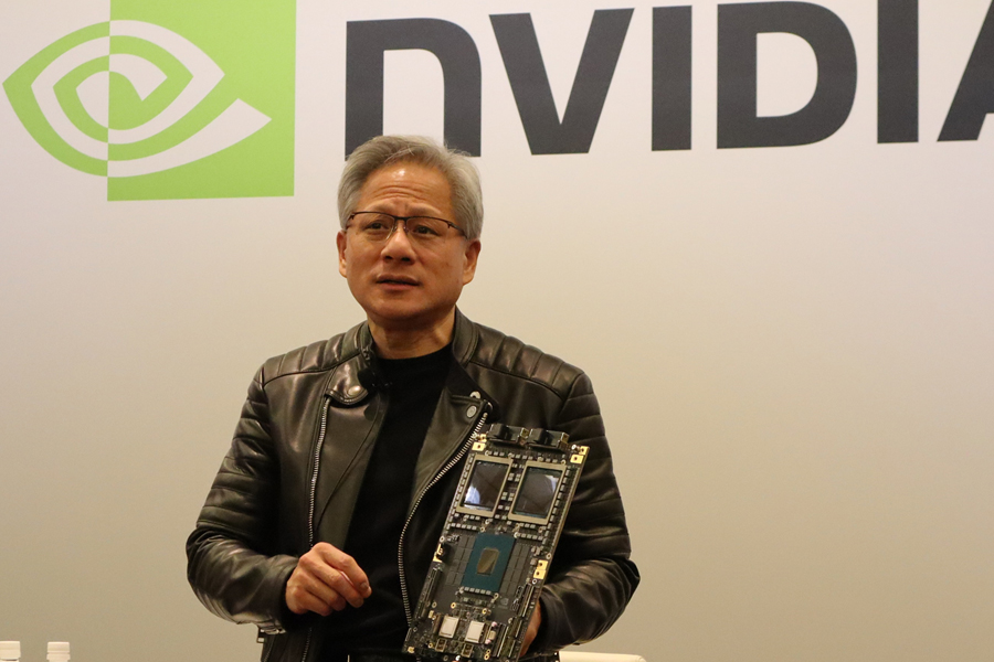 ܤuTʥᥫȥ˥AIȯ٤סNvidia Huang CEO